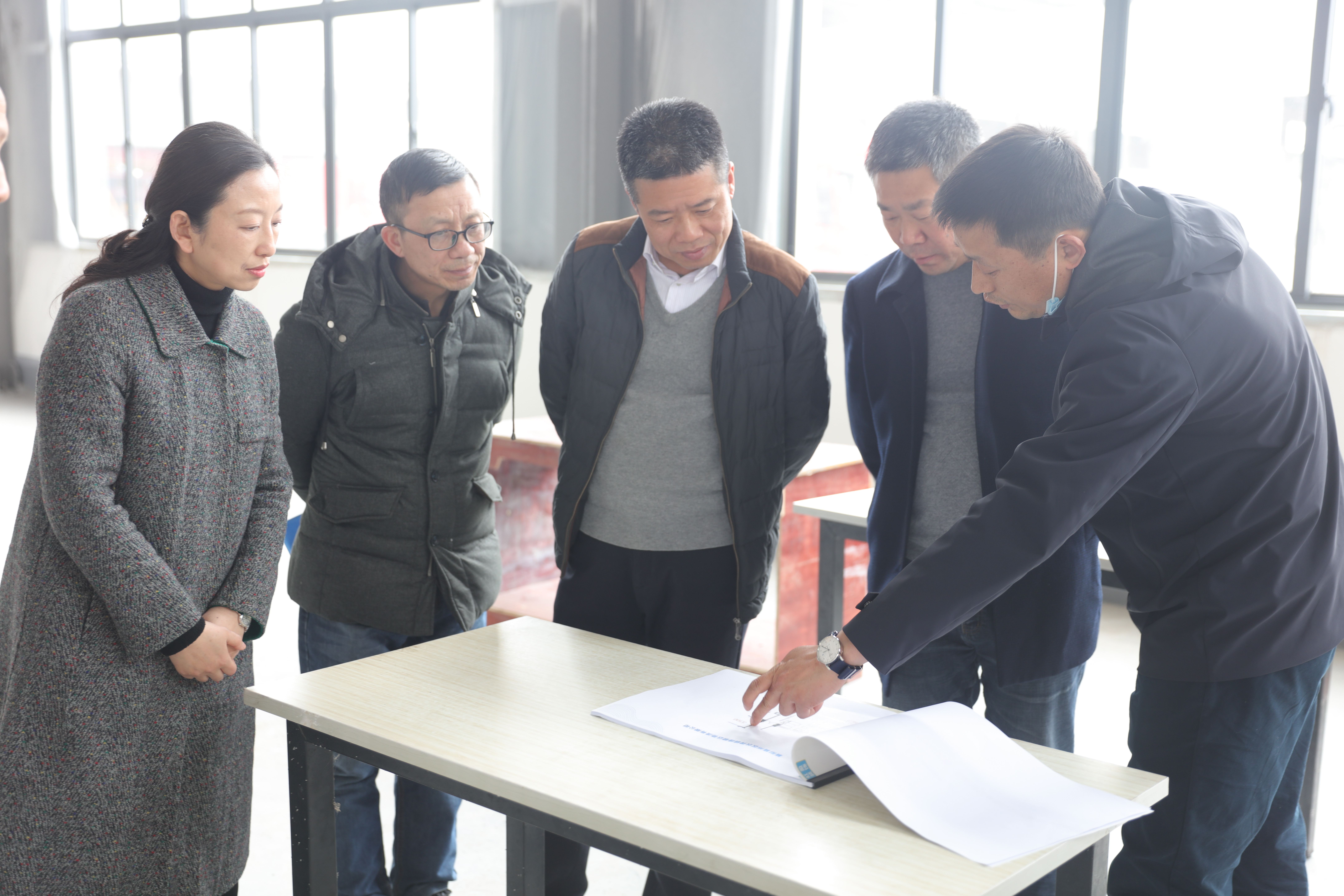 市交通局、市物流發(fā)展中心領(lǐng)導(dǎo)蒞臨指導(dǎo)黨建工作